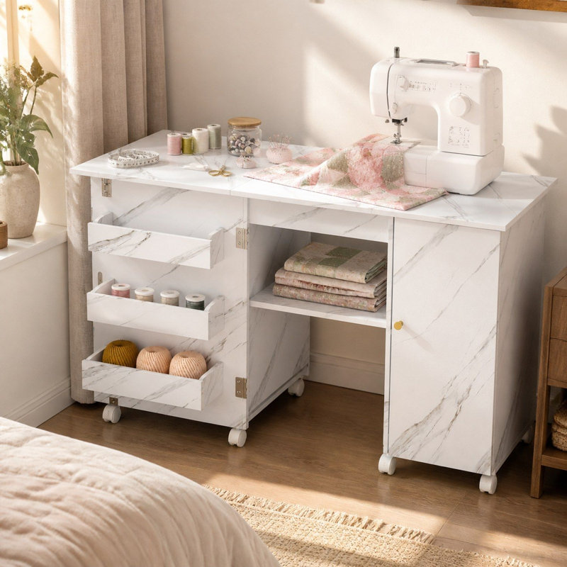 Table de machine à coudre pliable 57,5 po avec roulettes verrouillables, station de bricolage multi-rangements (blanc)
