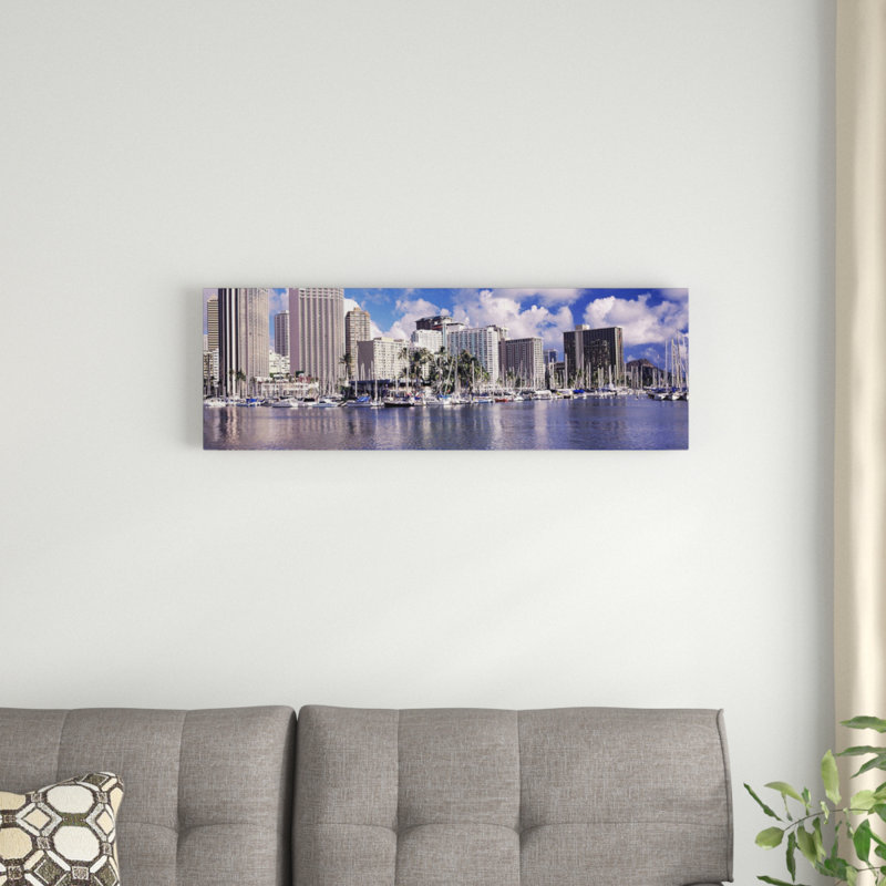 «Downtown Honolulu, Hawaii», reproduction de photo sur toile, H 20 po x l 60 po x P 1,5 po, Toile tendue
