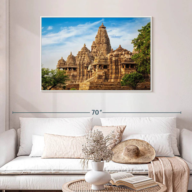 Ancien Kandariya Mahadeva, Cadre flottant blanc, 46 po x 31 po