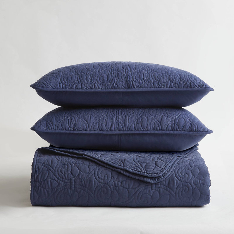 Quebec Reversible Quilt Set, Navy, Full/Queen Coverlet + 2 Standard Shams
