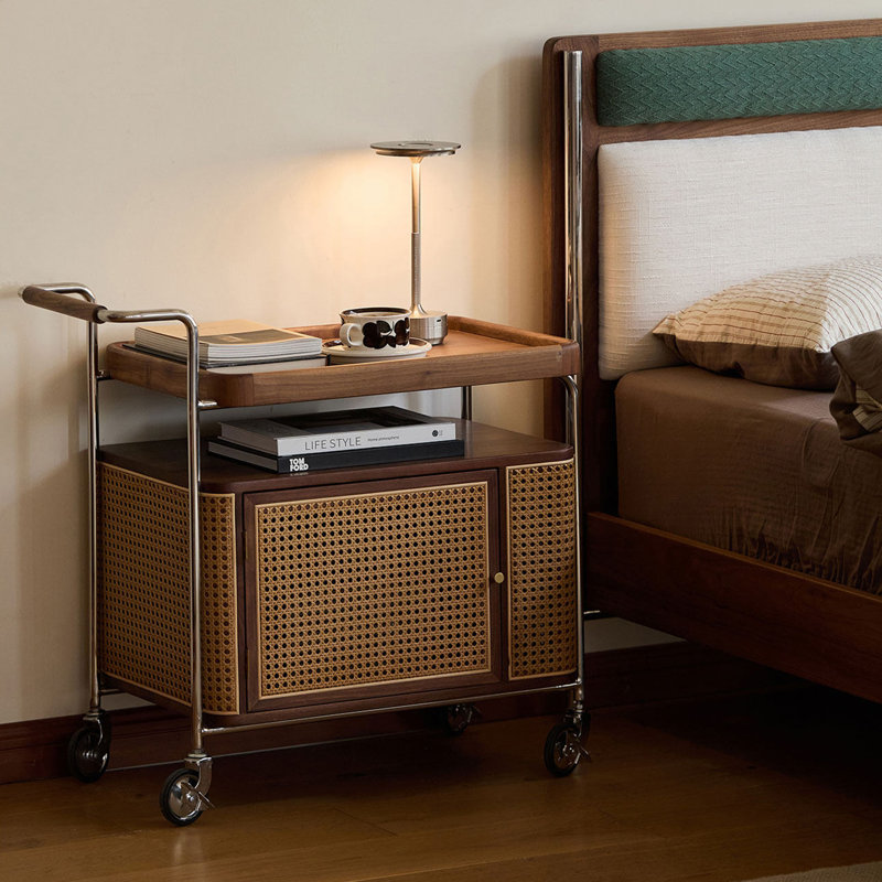 Chariot en rotin vintage en bois de noyer de 69 cm (27,17 po) avec porte de rangement