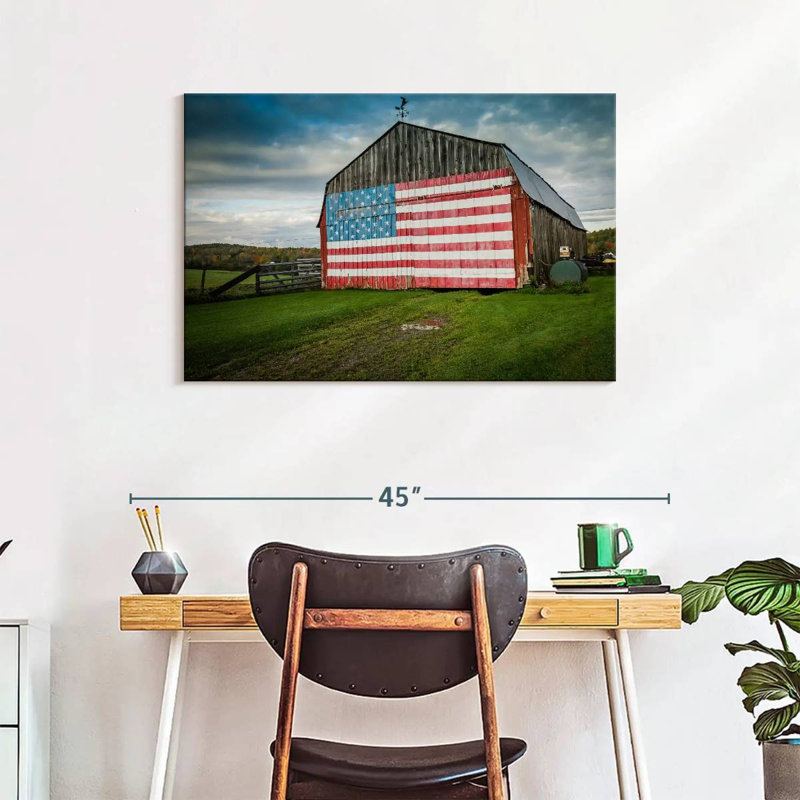 Drapeau américain sur une grange, H 24 po x l 36 po