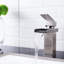 Robinet de lavabo de salle de bain à poignée simple en acier inoxydable