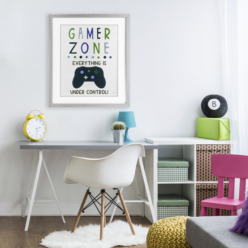 Tout sous contrôle, zone de jeu imprimée sous verre, design par Elizabeth Tyndall, Cadre de ferme gris, H 21 po x l 17 po