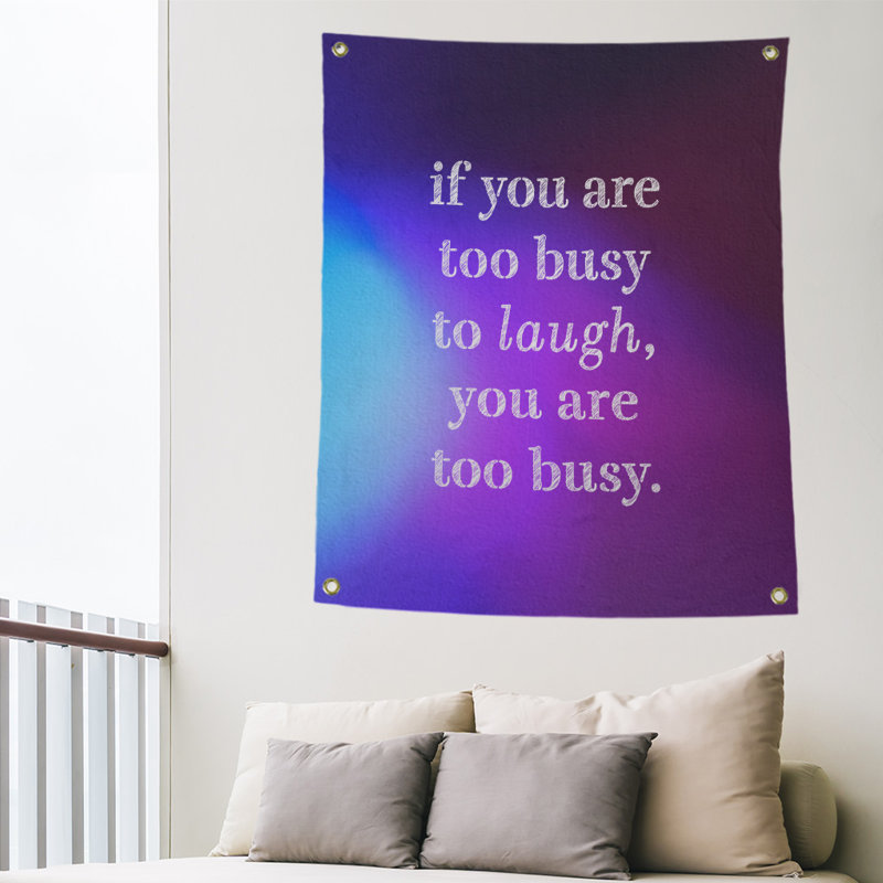 Tapisserie en polyester pour le temps pour les citations de rire, H 80 po x l 59 po, Bleu / Mauve