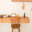 Bureau suspendu rectangulaire en bois massif Burlywood avec tiroirs