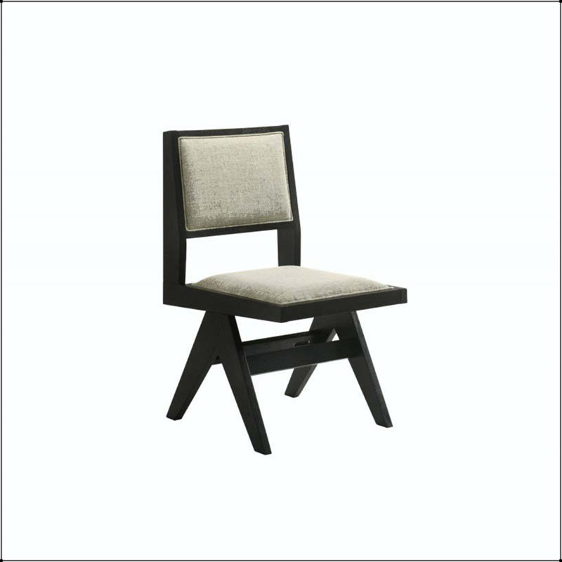 Chaise rembourrée en bois noir de style campagnard