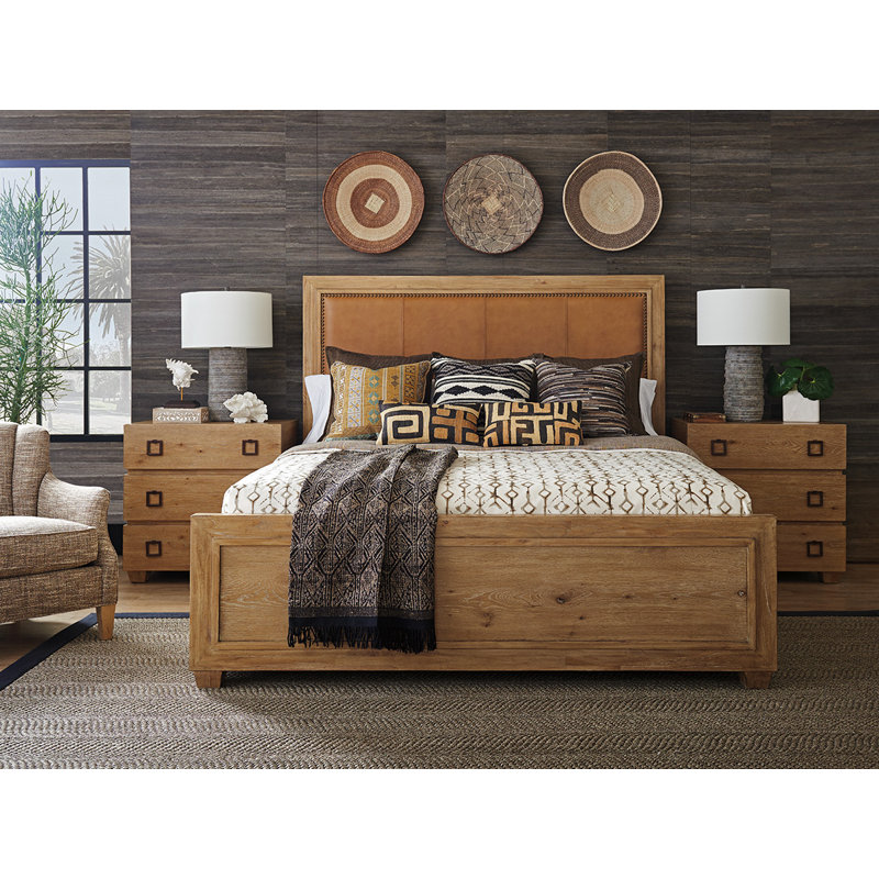 Transitional Hanbury 3-Drawer Nightstand in Warm Brown