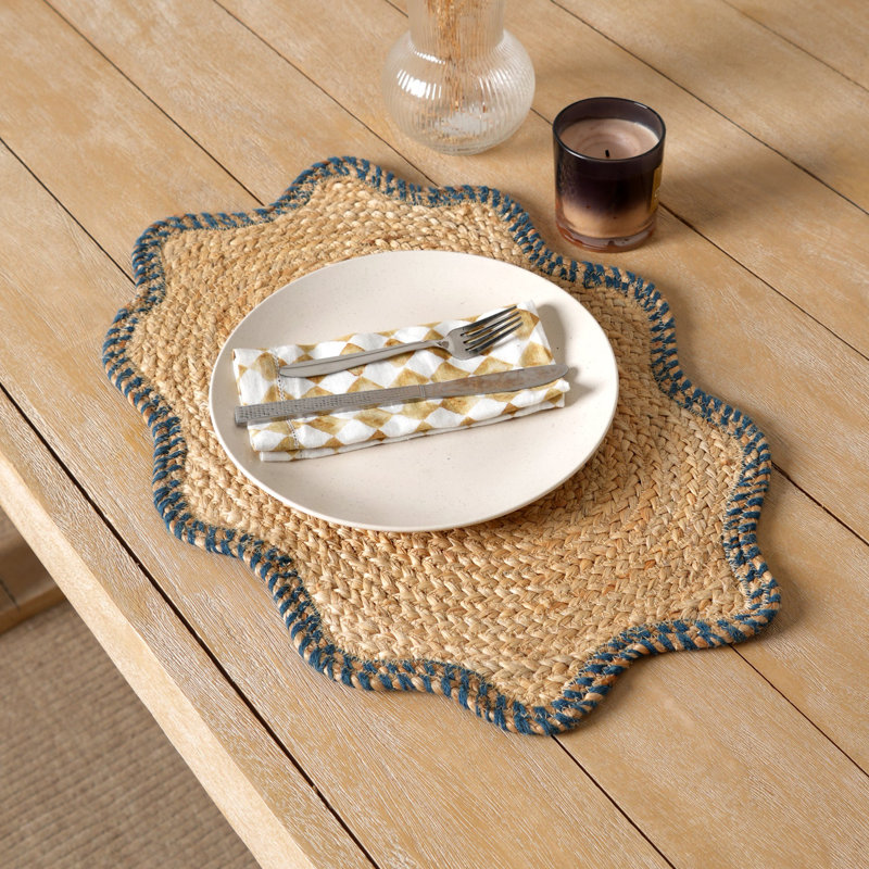 Scalloped Jute Braided Placemat - Natural Finish, 51 × 36 cm, Grey