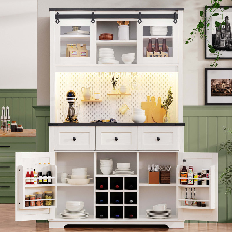 Garde-manger avec tablettes, portes et tiroirs