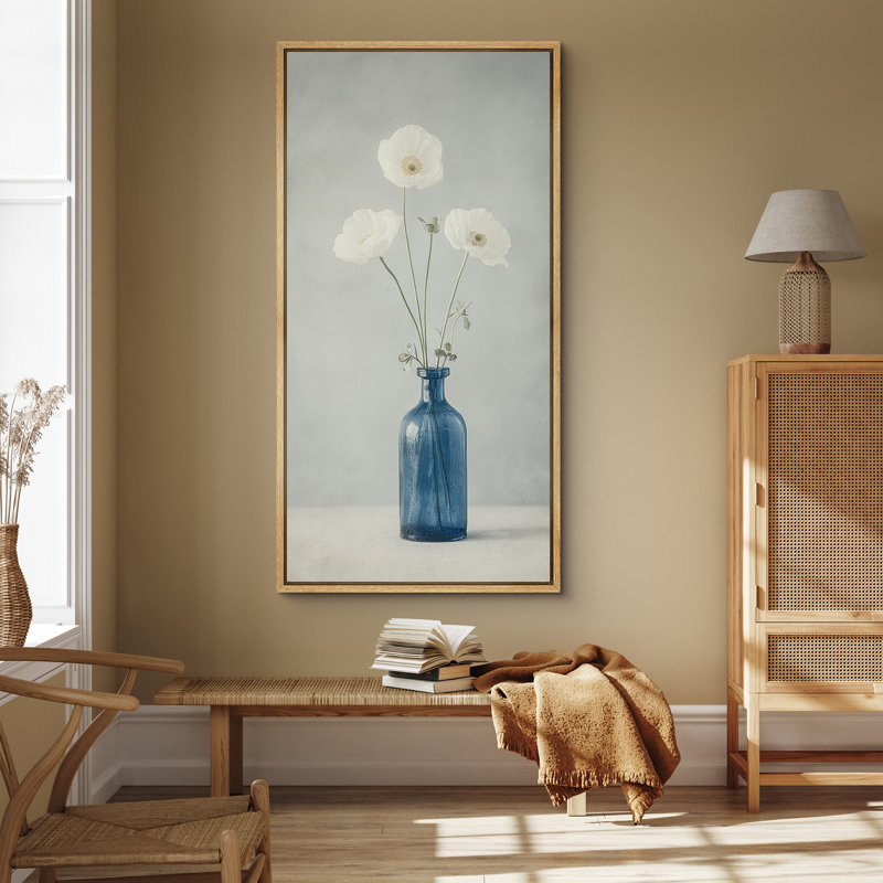 «White Poppies in Blue Glass Bottle Still Life», reproduction d'art sur toile encadrée, H 60 po x l 30 po x P 1,5 po, Naturel