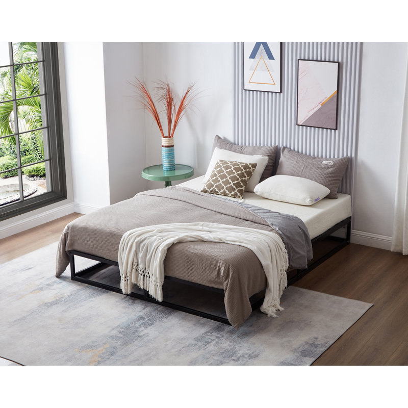 Maise Metal Bed frame Modern Design Easy Assembly Anti Slip For Mattress, Double (4'6)