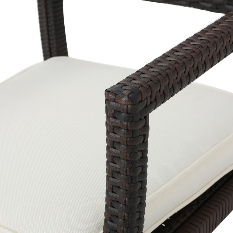 Chaise Khaleal