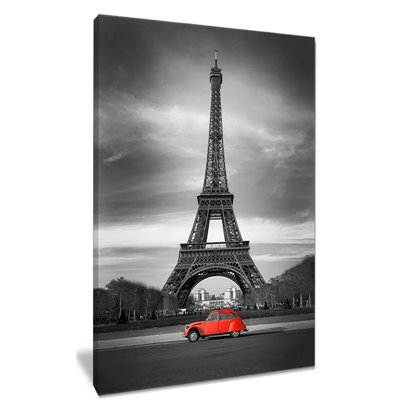 «Eiffel and Old Red Car», photographie