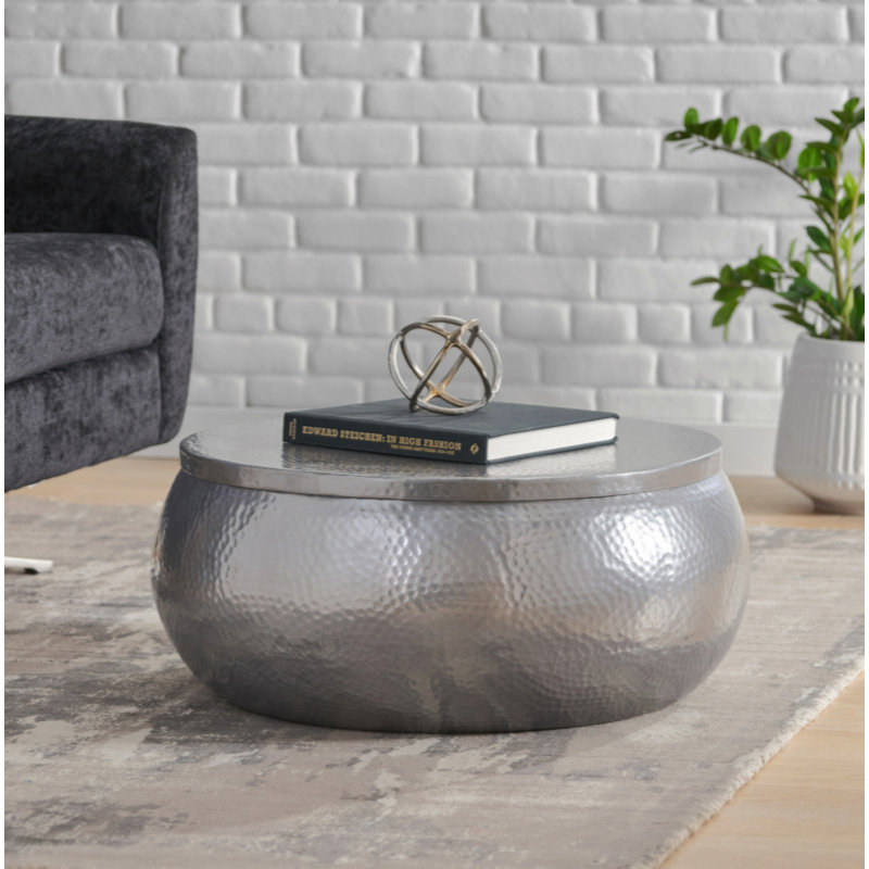 Table basse cylindrique en aluminium