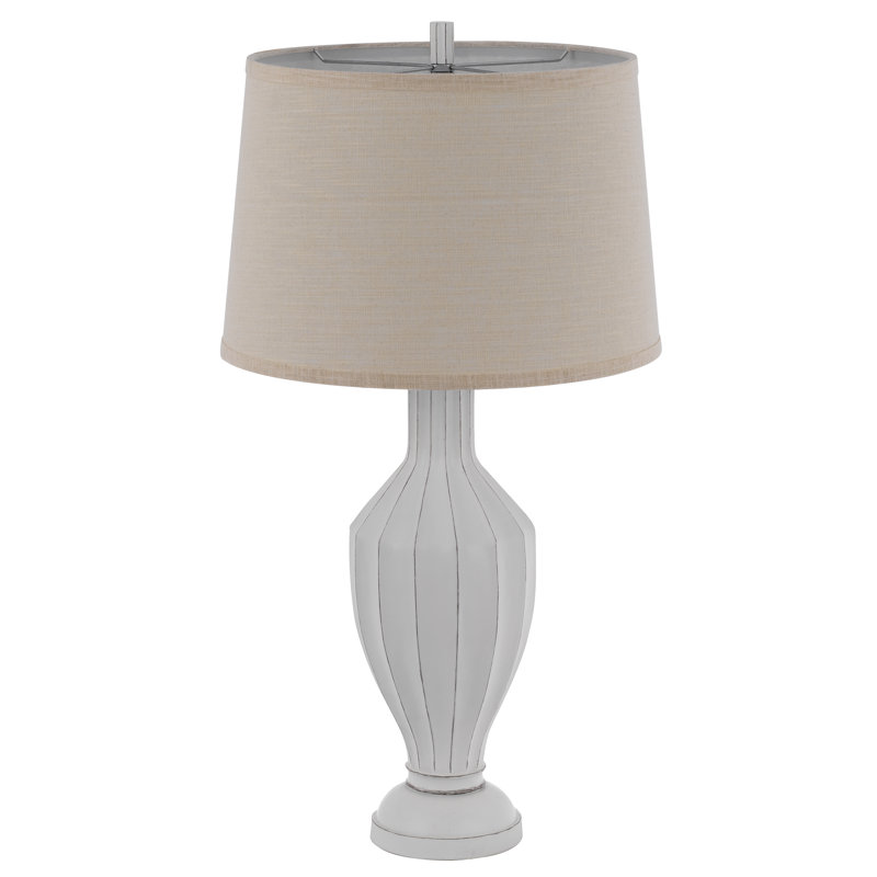 Lampe de table Hoover en résine - 79 cm de hauteur, design vase à facettes blanchi, abat-jour en tissu rigide brun clair, 150 W, douille E26 à 3 intensités, socle lesté