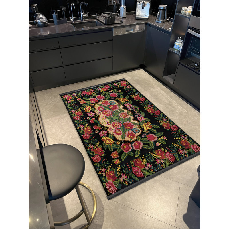 Tapis décoratif à motif de roses noires et roses, Rectangle 4 pi 11,06 po x 7 pi 6,55 po