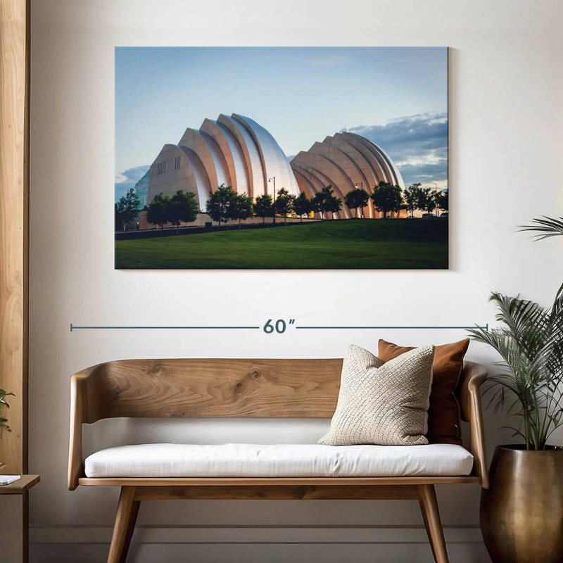 Nicci Performing Arts Center, Kansas, H 32 po x l 48 po