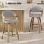 Tabouret de comptoir pivotant de style Mid-Century avec structure en bois cintré-907842404