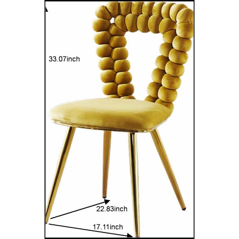 Ensemble de chaises confortables et modernes avec coussins moelleux et dossier élégant pour une expérience assise améliorée