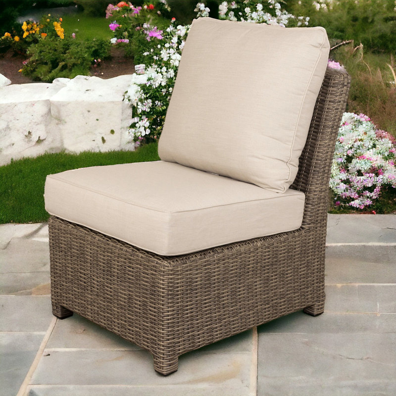 Chaise de patio avec coussins
