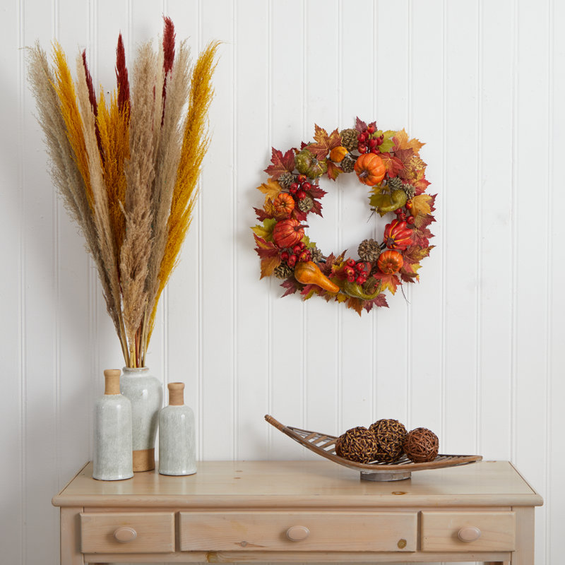 Faux Berry Plastic 24'' Wreath