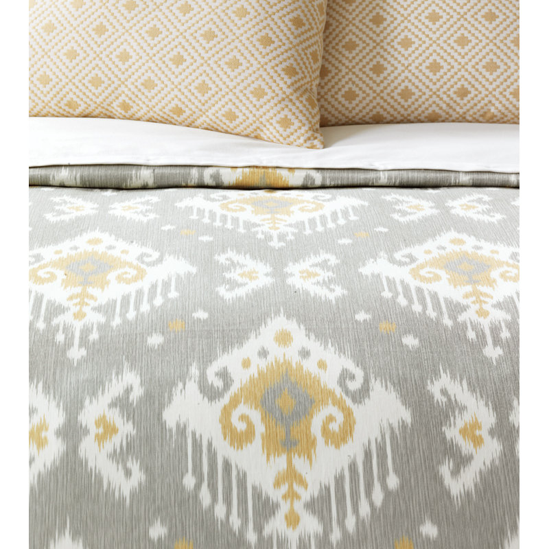 Downey Traditional Cotton Ikat Comforter, Twin Comforter, Hand Tacked