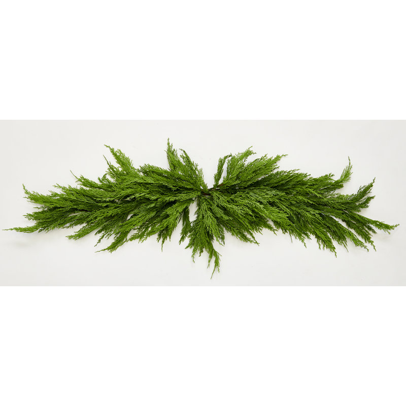 Ornement en faux cyprès 47 po