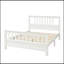 Lit plateforme en bois avec tête et pied de lit-291299236