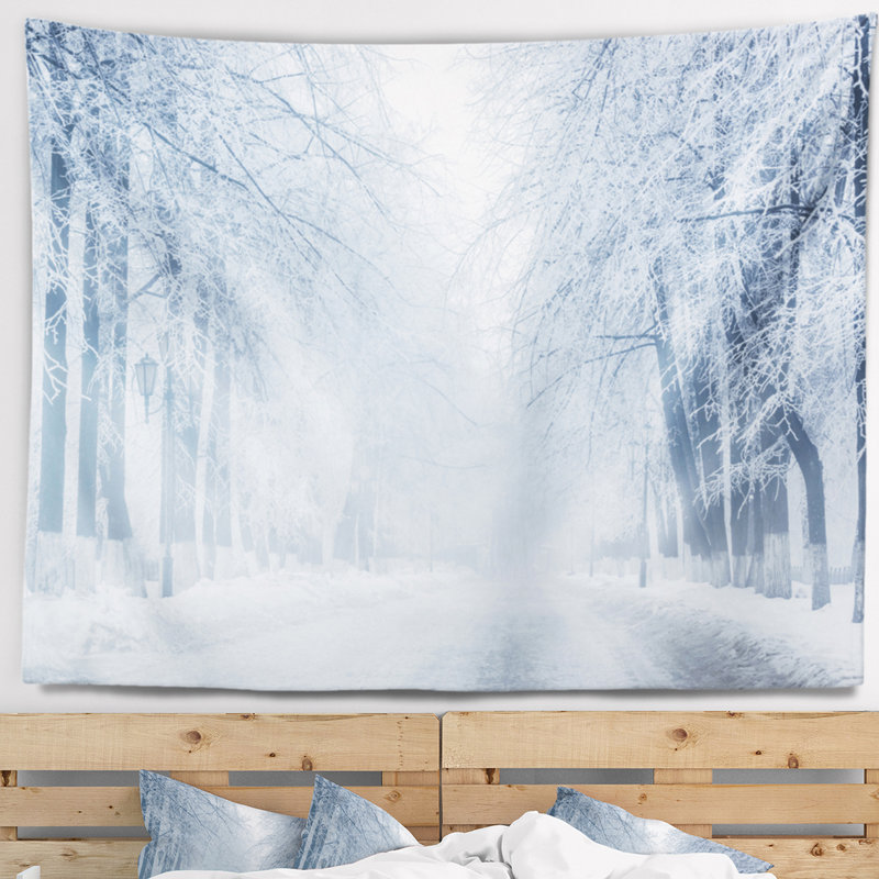 Tapisserie avec accessoires suspendus en polyester blanc routier et winter trees, H 78 po x l 92 po
