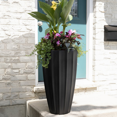 Aramenta Pot Planter