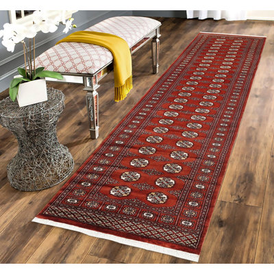 Tapis de couloir unique rouge 2 pi 7 po x 11 pi 7 po Righley