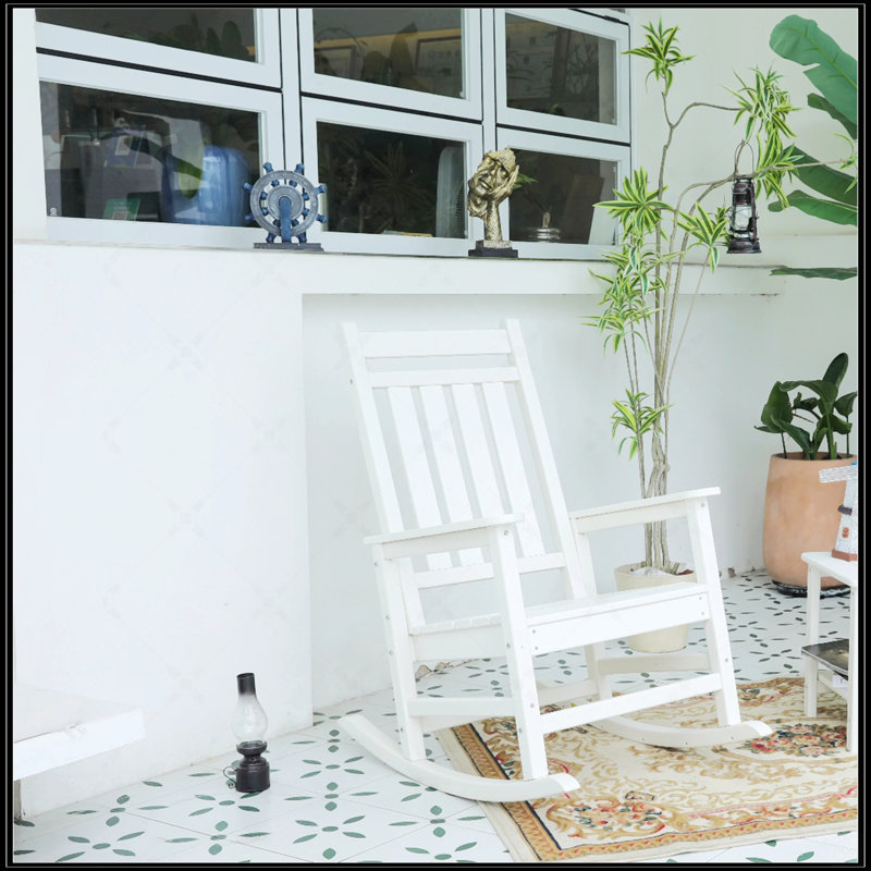 Chaise berçante surdimensionnée à texture de bois, Blanc