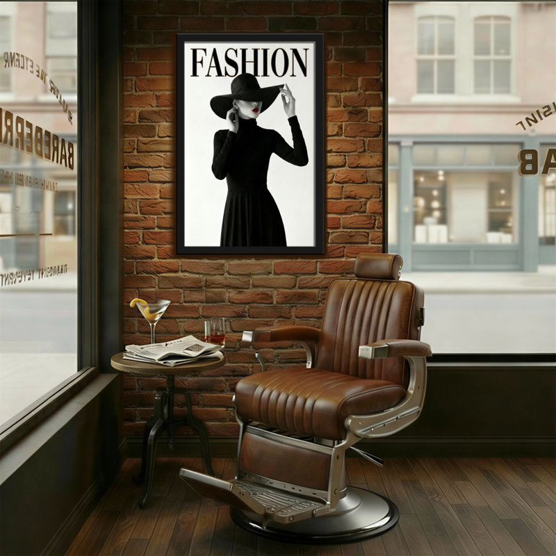 Mannequin avec chapeau noir et robe, H 18 po x l 12 po
