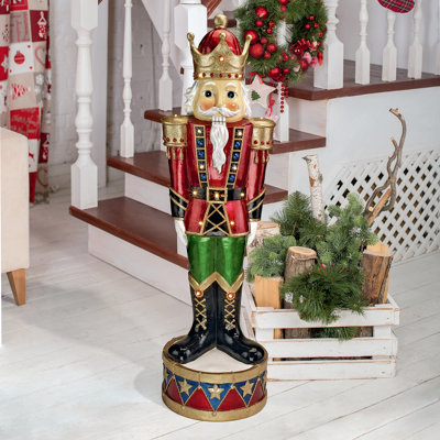Statue de casse-noisette illuminée de style bavarois illuminée