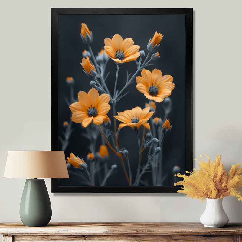 Monochromes jaunes, gris, bleuet, Grace III - Bleuet, art mural, salon, Cadre photo noir simple, H 30 po x l 40 po