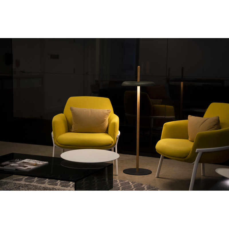 Nivél Floor Lamp, Walnut, Black