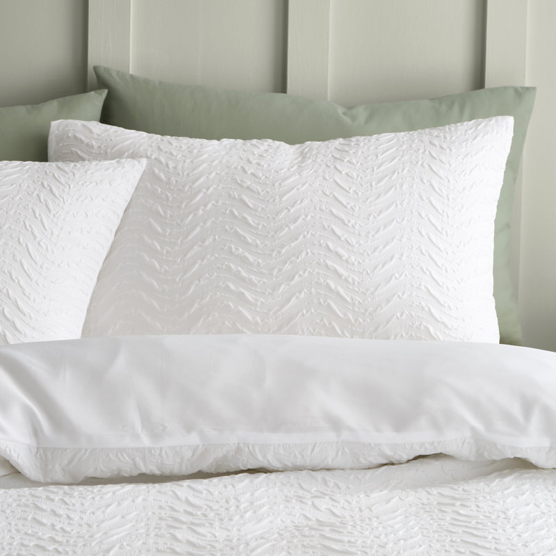 Heatset Wave Duvet Cover Set, Kingsize Duvet Cover + 2 Standard Pillowcases, White