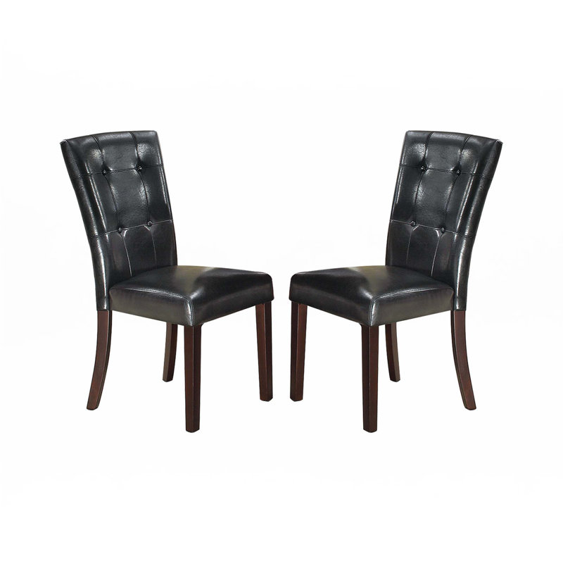 Chaise rembourrée en similicuir
