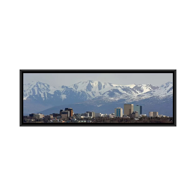 «Anchorage Panoramic Skyline Cityscape», reproduction de photo sur toile en bleu, H 16 po x l 48 po x P 1,5 po, Cadre noir