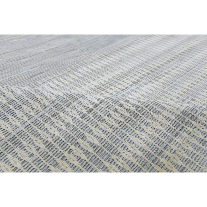 Hand Knotted Area Rug in Ivory/Gray