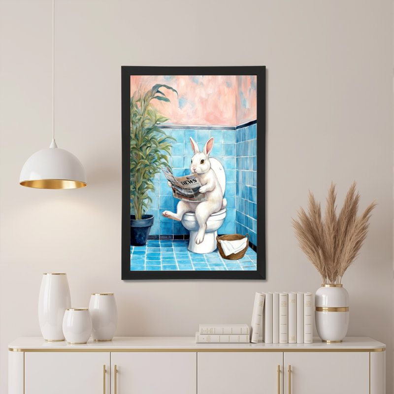 Lapin blanc lisant le journal sur les toilettes - Décoration murale sur toile tendue pour salle de bain, H 36 po x l 24 po