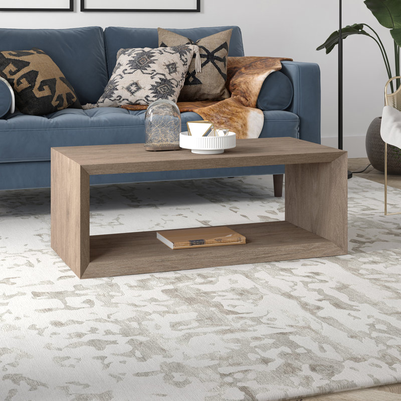 Table basse en simili bois avec tablette Samuelson, H 18 po x L 48 po x l 23,38 po, Chêne gris ancien