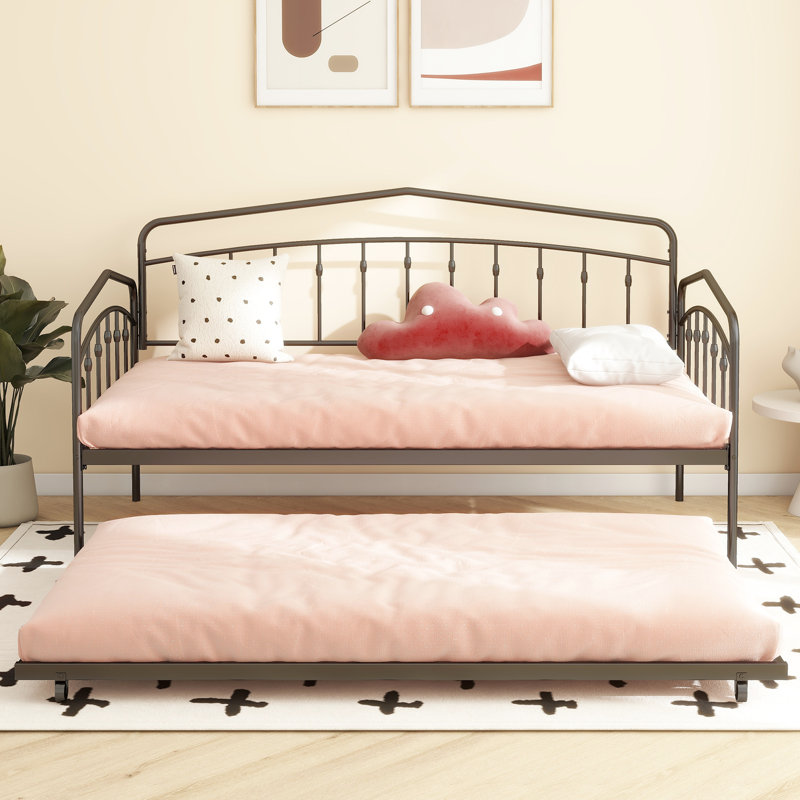 Lit de jour simple avec lit gigogne, lattes en métal noir, remarquable chambre à coucher