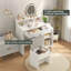 Bureau de coiffeuse blanc avec miroir pivotant à 360 ° et lumières réglables, coiffeuse pour filles avec fauteuil de rangement et armoire d'appoint avec portes en verre Waveform, coiffeuse avec tiroir pour la chambre à coucher