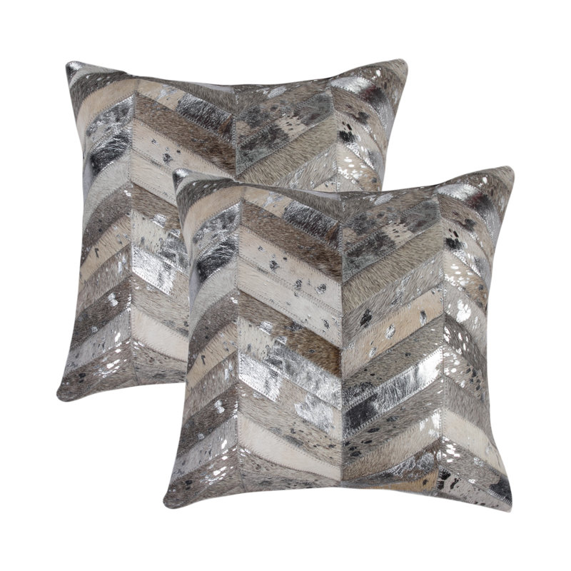 Ensemble de deux coussins décoratifs en cuir de vache 18 po, Gris/argent