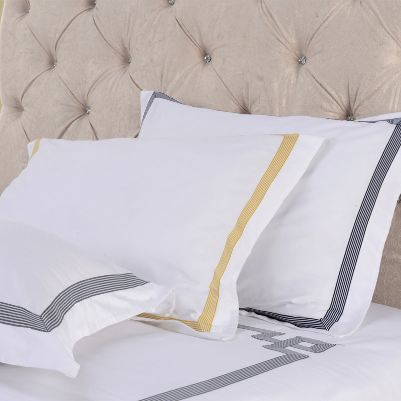 200 Thread Count 100% Cotton Geometric Border Luxury Duvet Cover Set, King/California King + 2 King Shams, Black