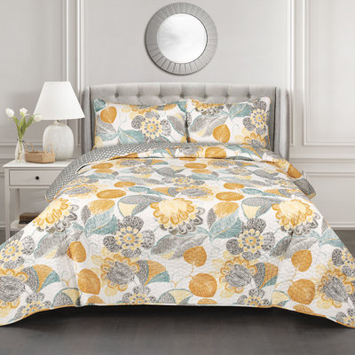 Lush Decor Layla Floral Reversible Cotton Quilt Set