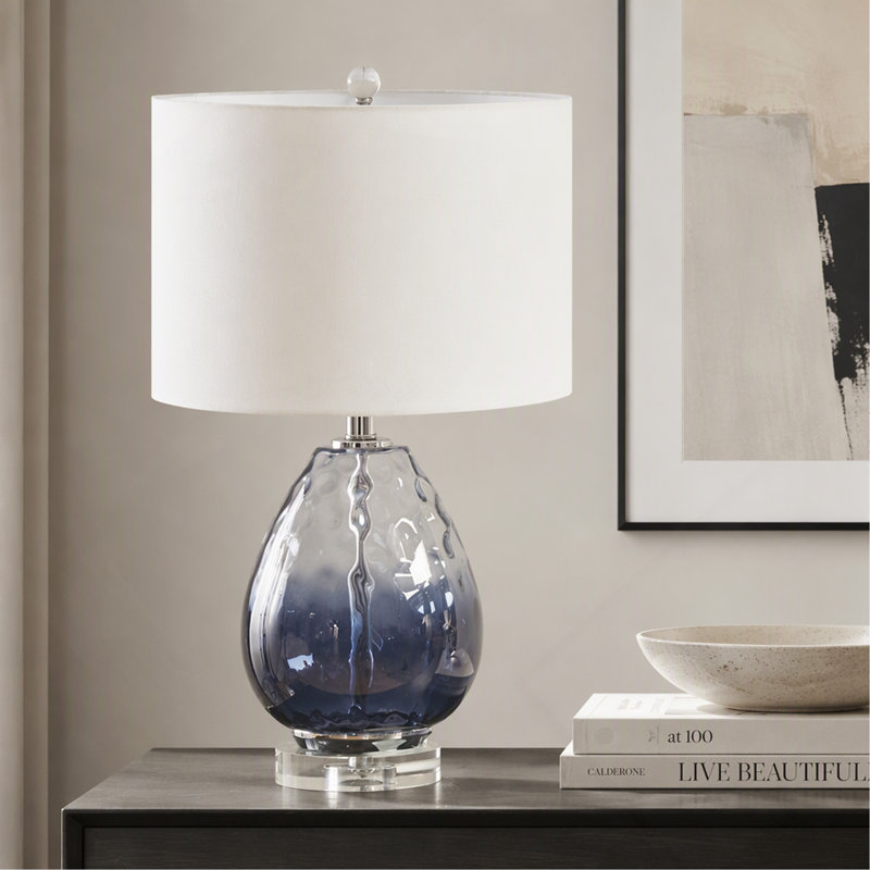 Lampe de table moderne en verre ombré de 61,6 cm (24,25 po) avec base en cristal et abat-jour cylindrique blanc, lampe de chevet contemporaine