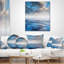 Coussin à imprimé de paysage bleu sur le lac-399998464-399998465